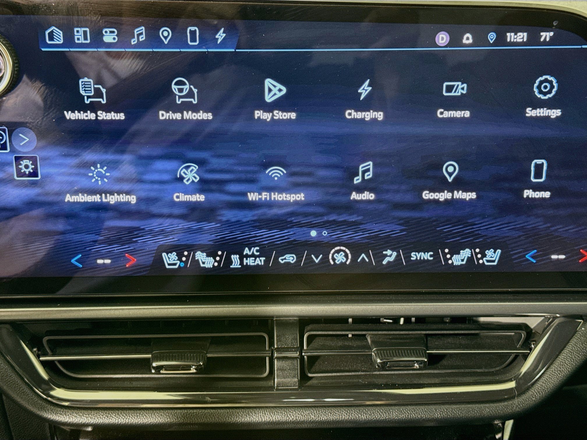Used 2025 Chevrolet Equinox EV RS w/ Convenience Package II FWD image 17