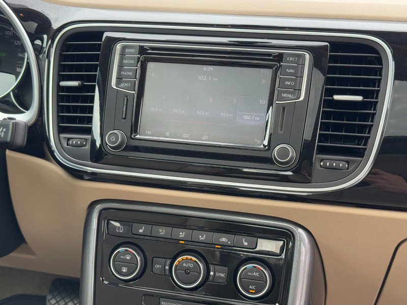 Used 2017 Volkswagen Beetle 1.8T FWD image 14