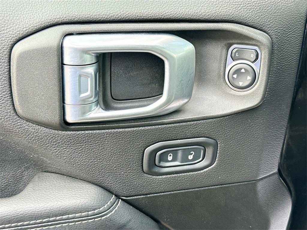 Used 2022 Jeep Wrangler Unlimited Sahara w/ Cold Weather Group image 19