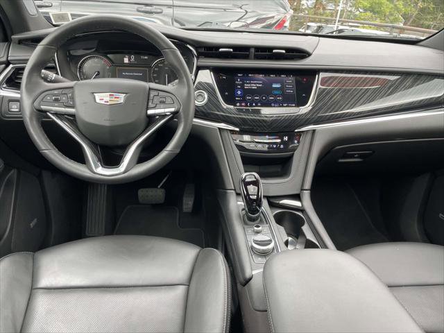 Used 2022 Cadillac XT6 Premium Luxury image 15