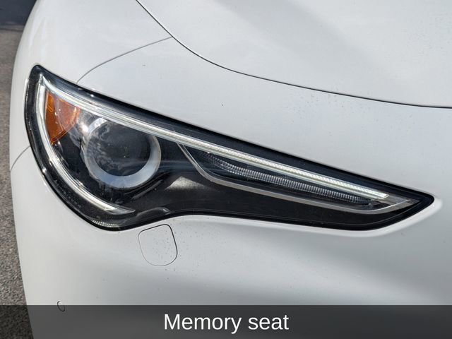 Used 2023 Alfa Romeo Stelvio Veloce image 9
