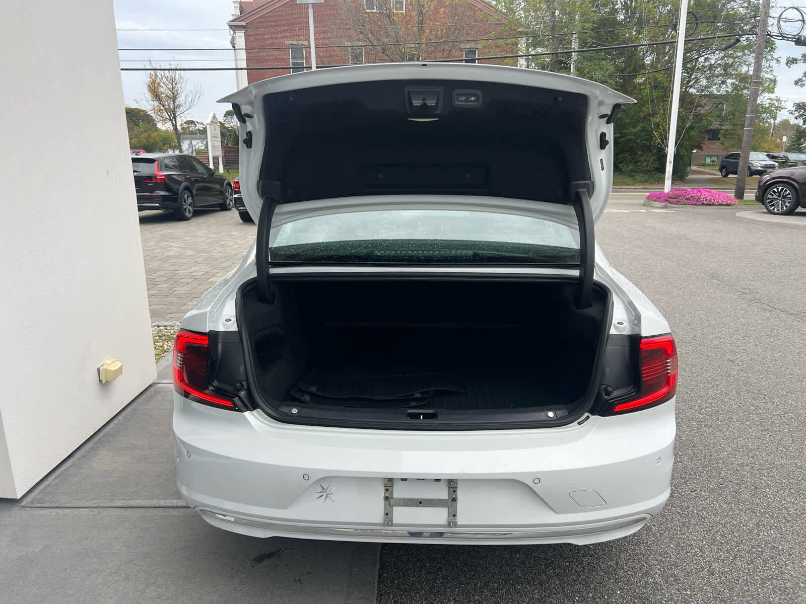 Certified 2022 Volvo S90 B6 Inscription w/ Advanced Package image 9