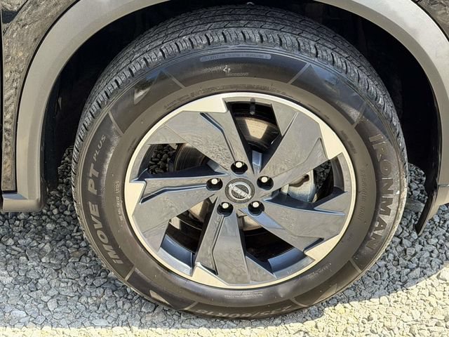 Used 2024 Nissan Rogue SV FWD image 9