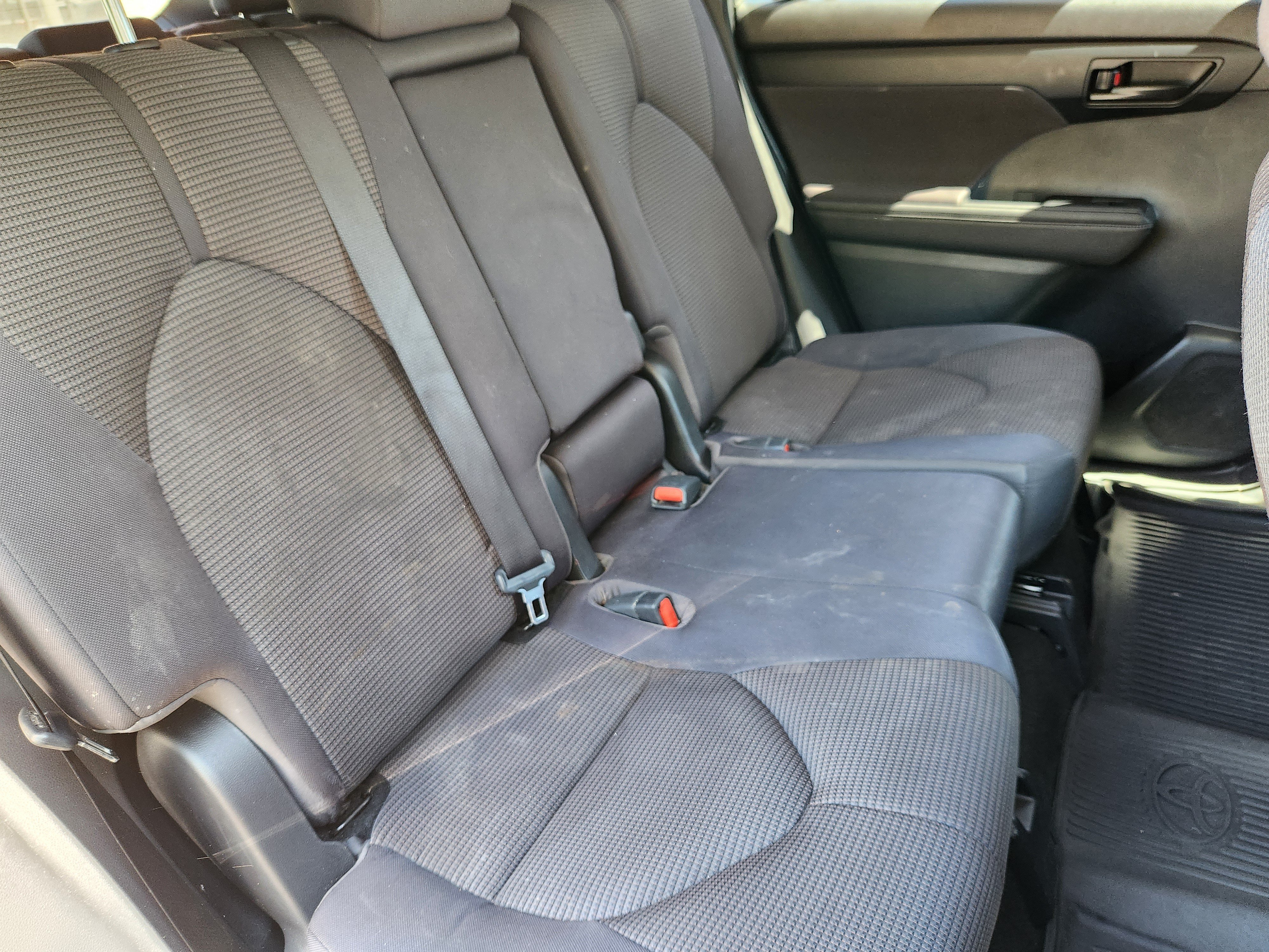 Used 2023 Toyota Highlander L AWD/4WD image 15