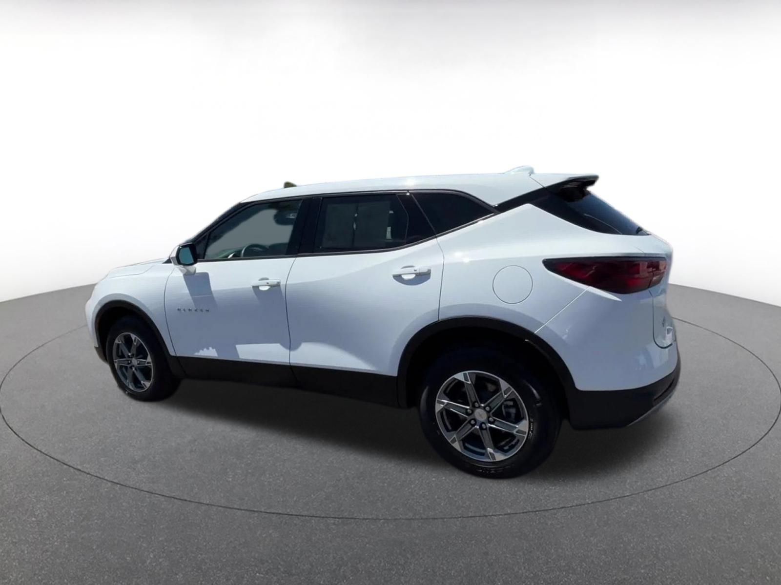 Used 2025 Chevrolet Blazer LT FWD image 10
