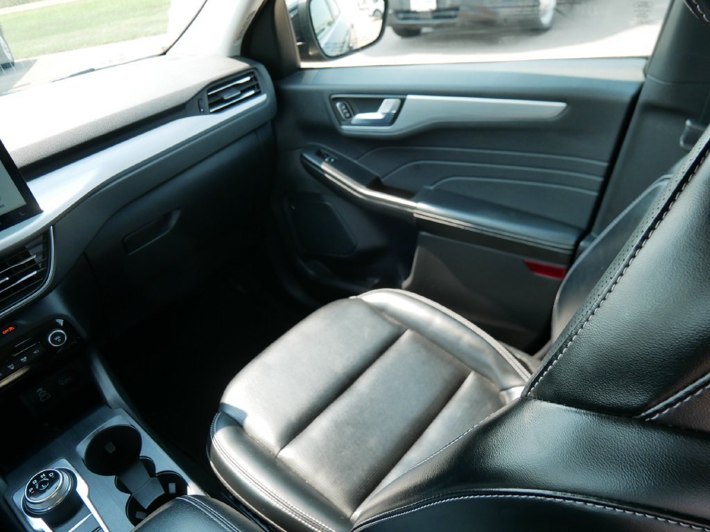 Certified 2024 Ford Escape Platinum AWD/4WD image 16