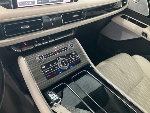 Used 2020 Lincoln Aviator Black Label w/ Class IV Trailer Tow Package AWD/4WD image 13