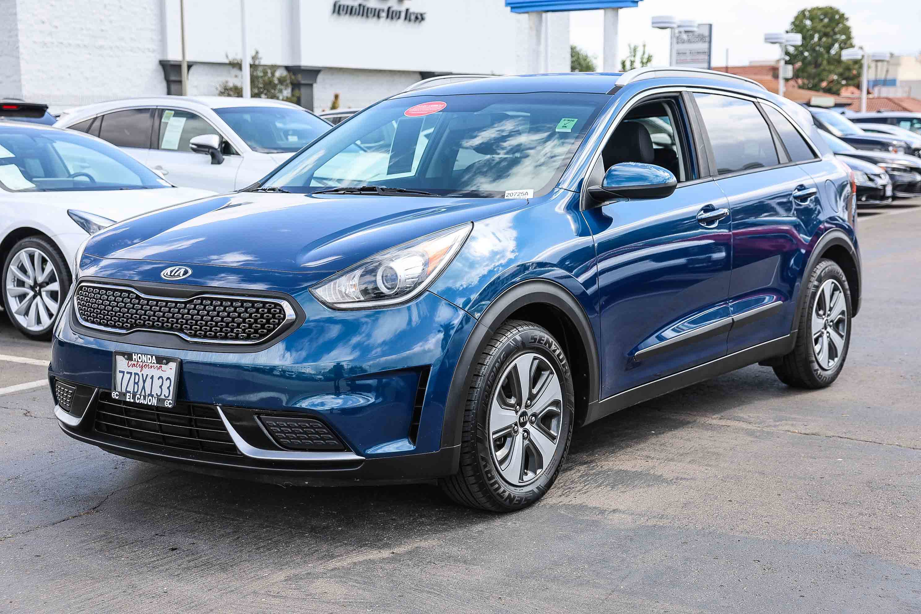 Used 2017 Kia Niro LX image 17