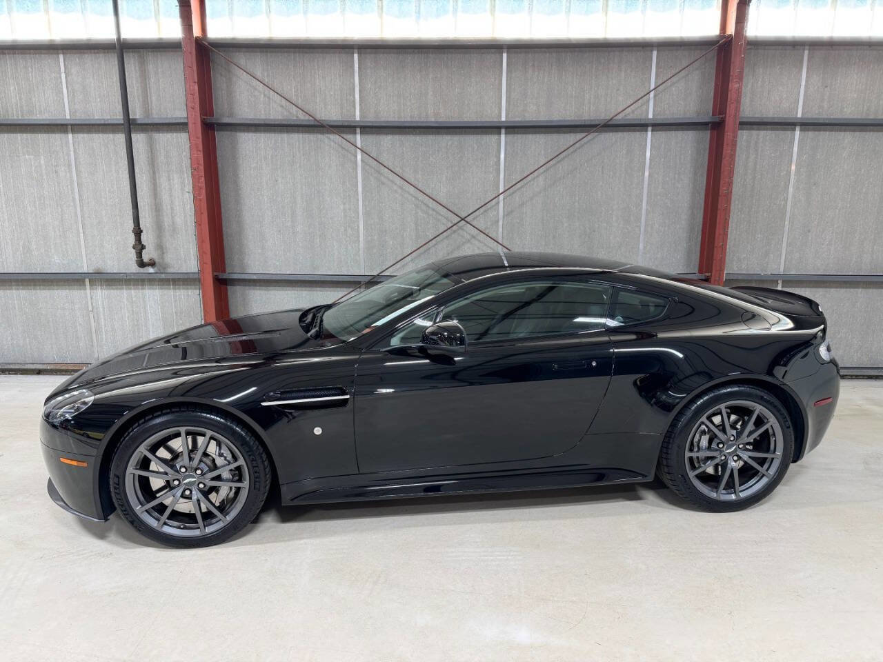 Used 2015 Aston Martin V8 Vantage GT image 1
