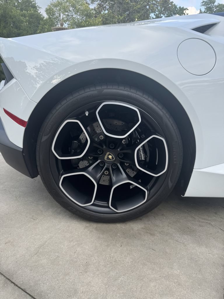 Used 2017 Lamborghini Huracan LP 580-2 RWD image 11
