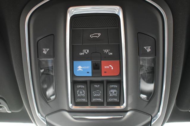 Used 2024 Jeep Wagoneer Series II AWD/4WD image 37