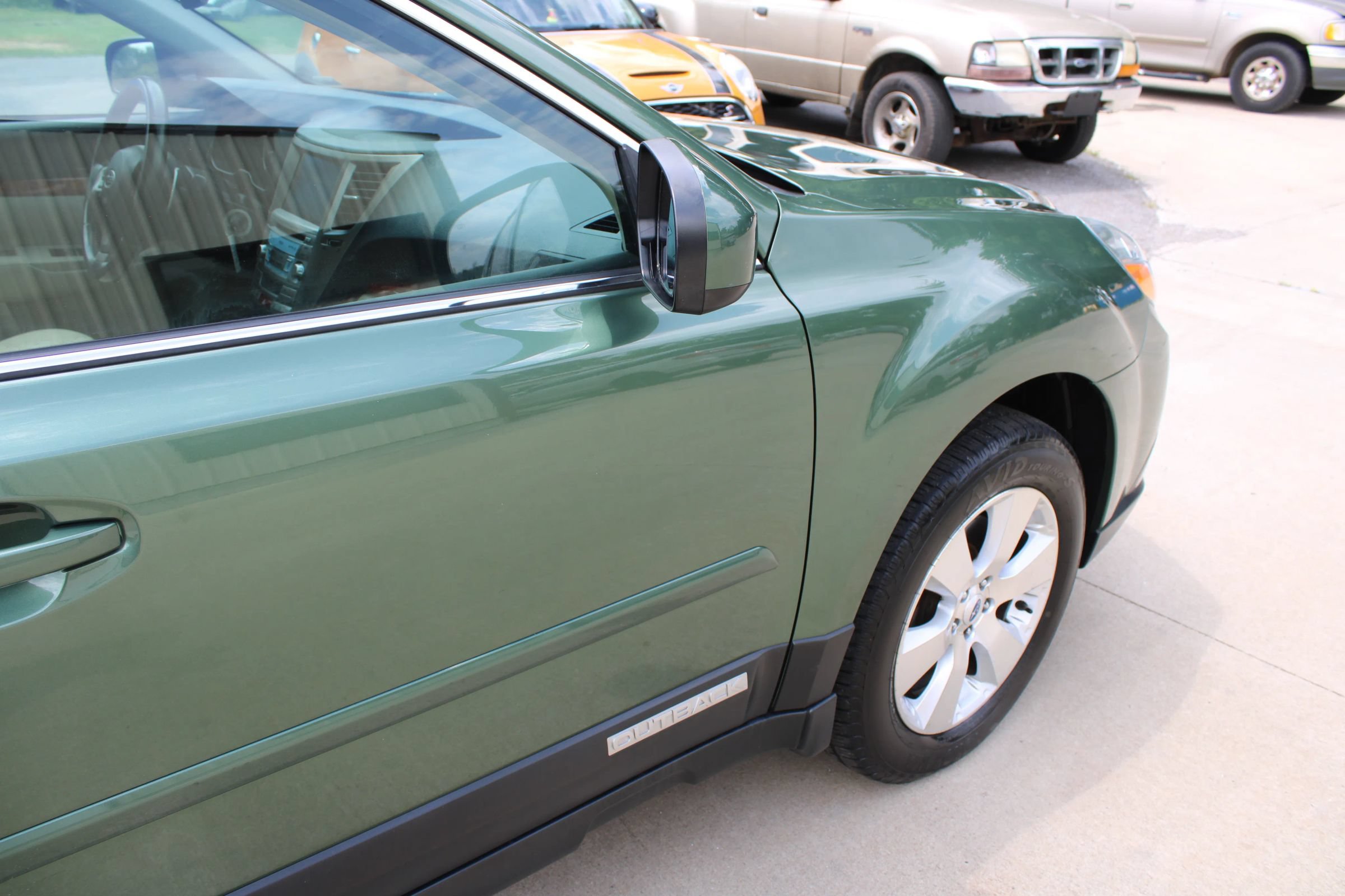 Used 2012 Subaru Outback 3.6R Limited AWD/4WD image 10