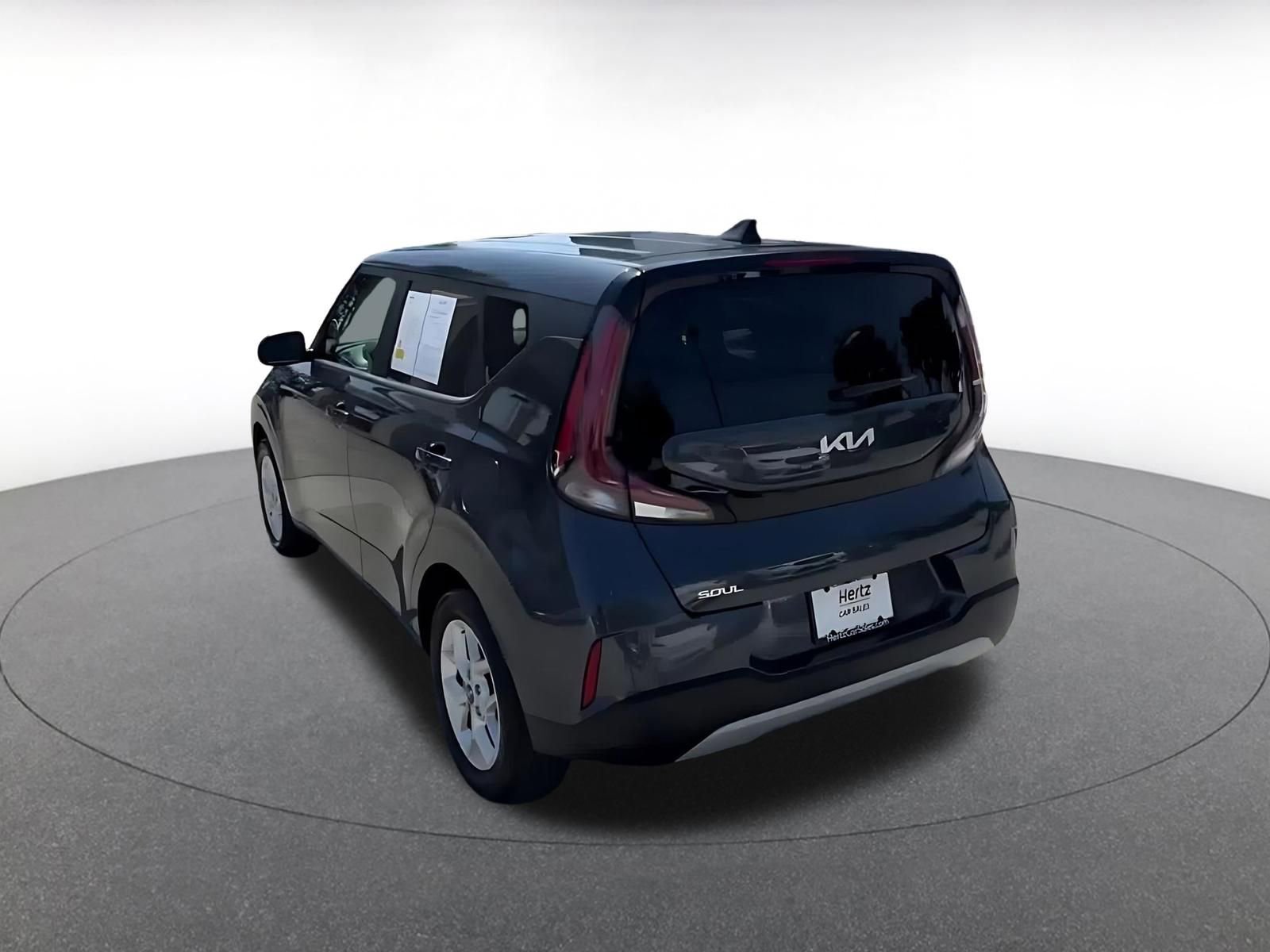 Used 2025 Kia Soul LX w/ LX Technology Package FWD image 11