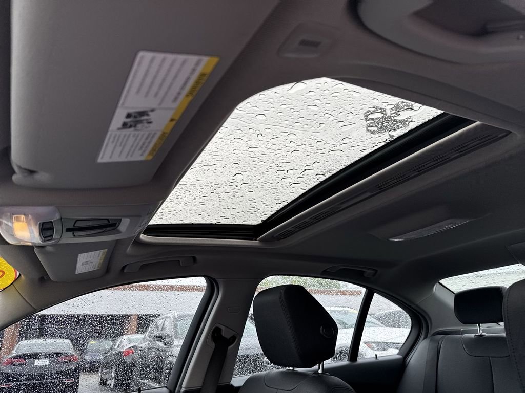 Used 2018 BMW 320i xDrive Sedan image 19