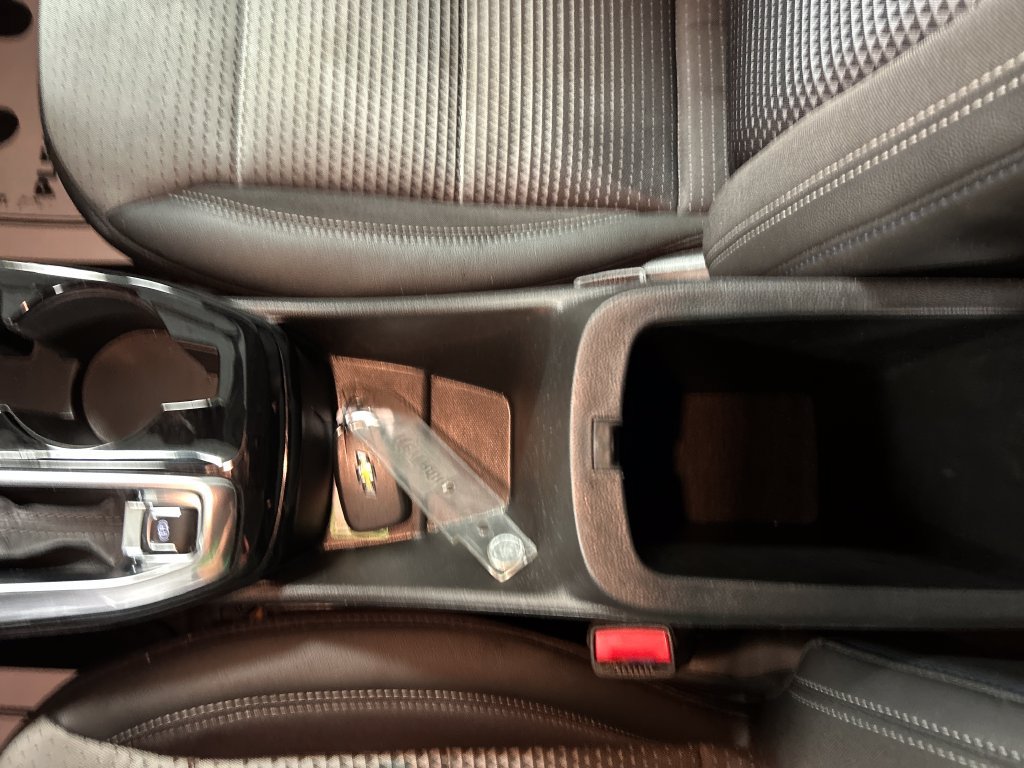 Used 2025 Chevrolet Trax LT FWD image 20