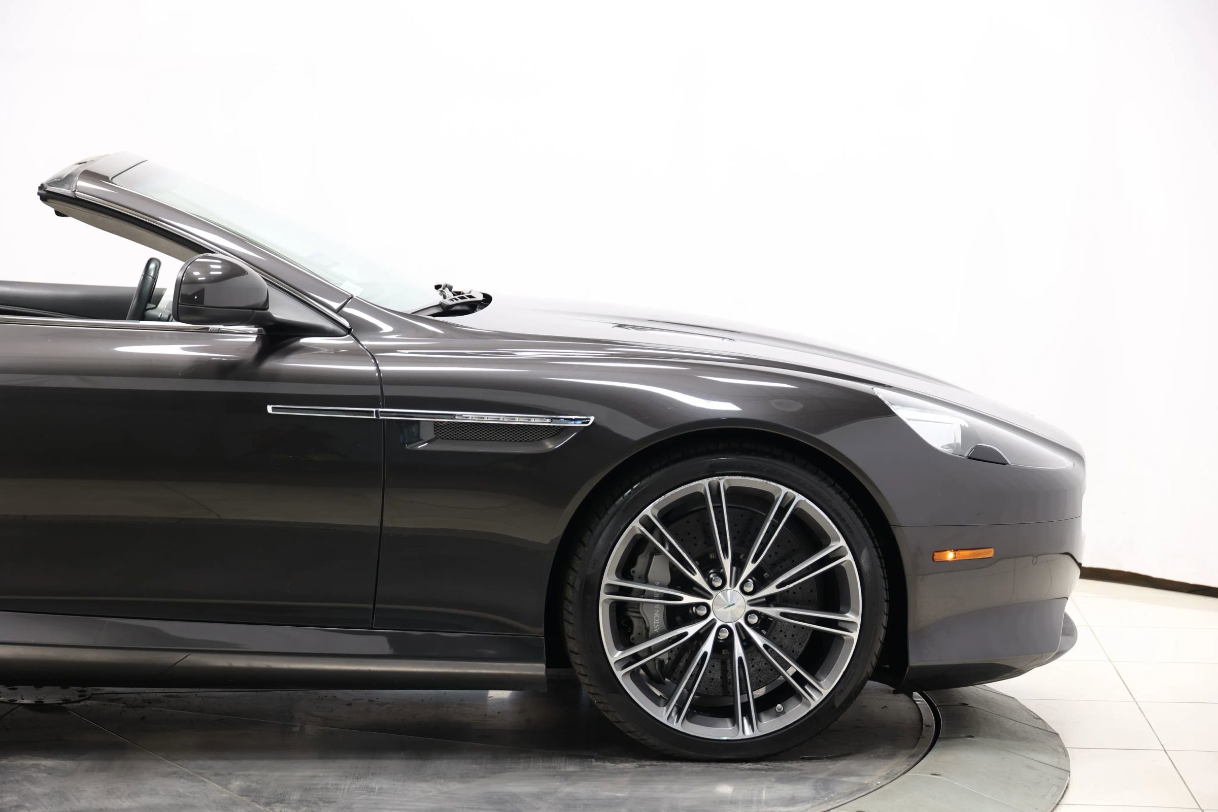Used 2012 Aston Martin Virage Volante image 56