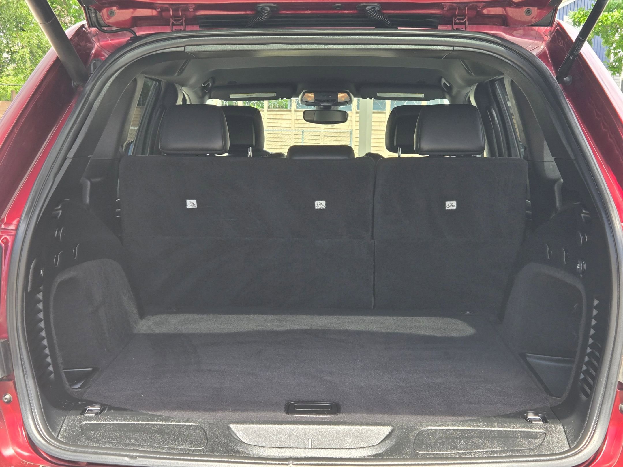 Used 2018 Jeep Grand Cherokee Altitude image 24