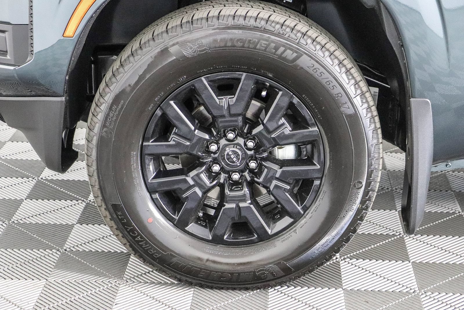 New 2027 Nissan Frontier SV w/ Tow Package RWD image 11