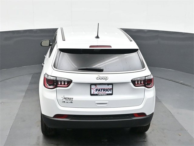 Used 2025 Jeep Compass Sport image 26