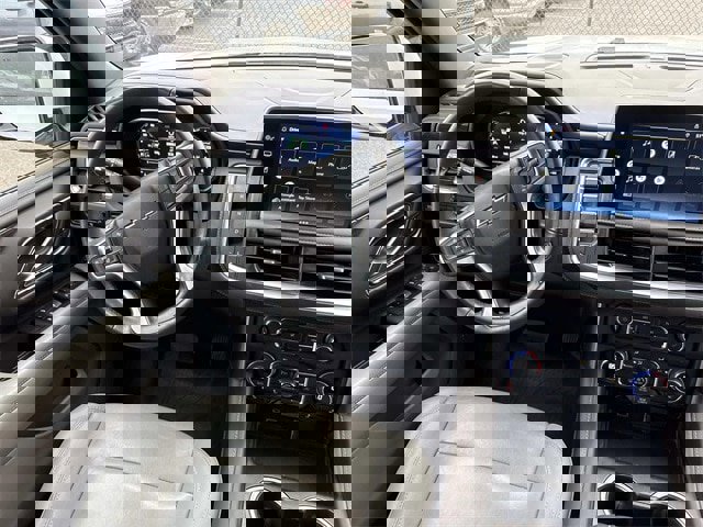 Used 2022 Chevrolet Suburban Z71 w/ Luxury Package image 15