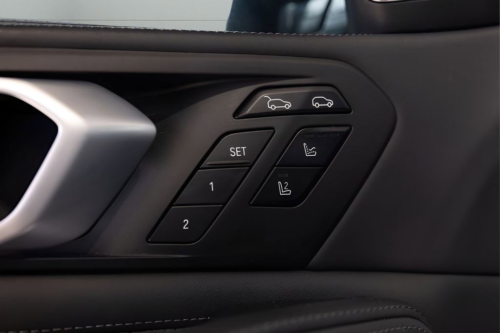 Used 2021 BMW X6 M w/ Competition Package image 37