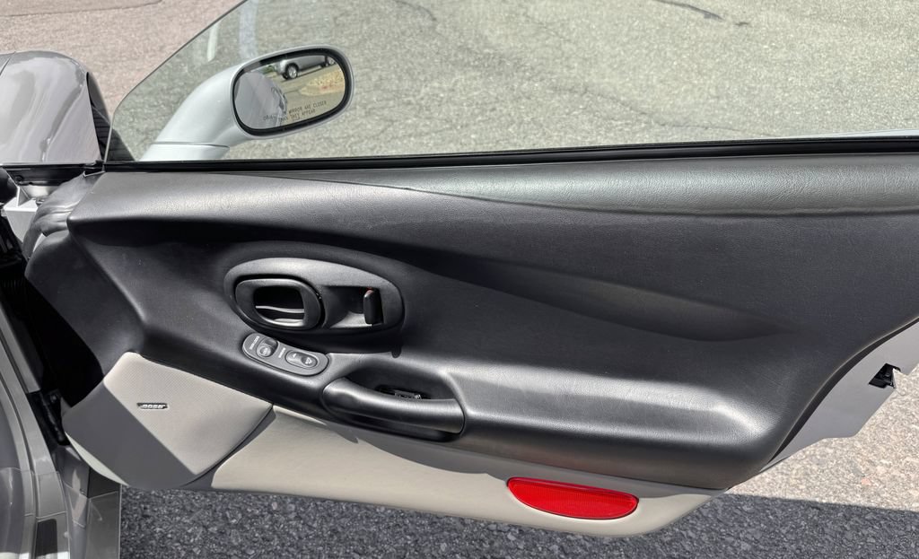 Used 1999 Chevrolet Corvette Coupe RWD image 11
