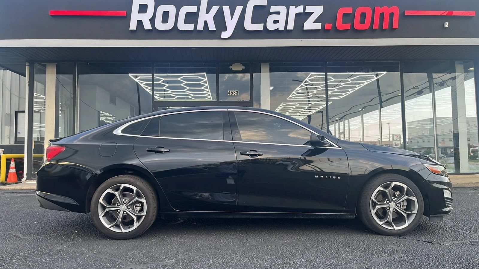 Used 2024 Chevrolet Malibu LT FWD image 1