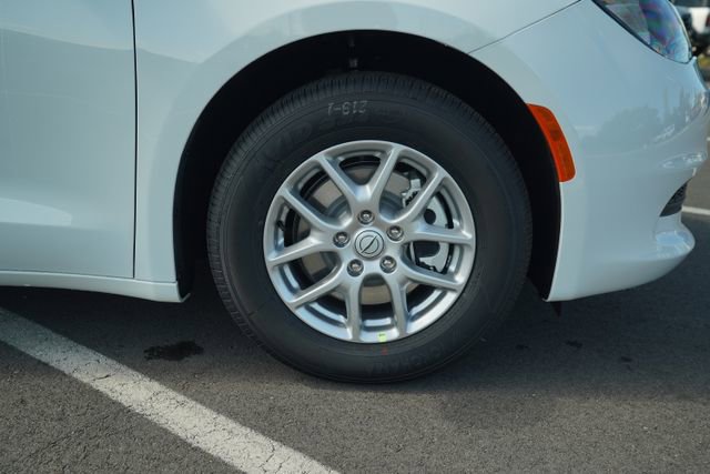 New 2026 Chrysler Voyager LX image 41