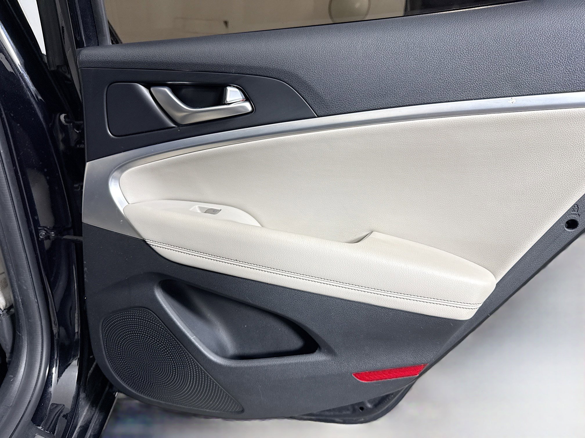 Used 2022 Genesis G70 2.0T RWD image 28