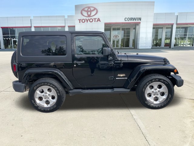 Used 2015 Jeep Wrangler Sahara w/ Connectivity Group AWD/4WD image 6
