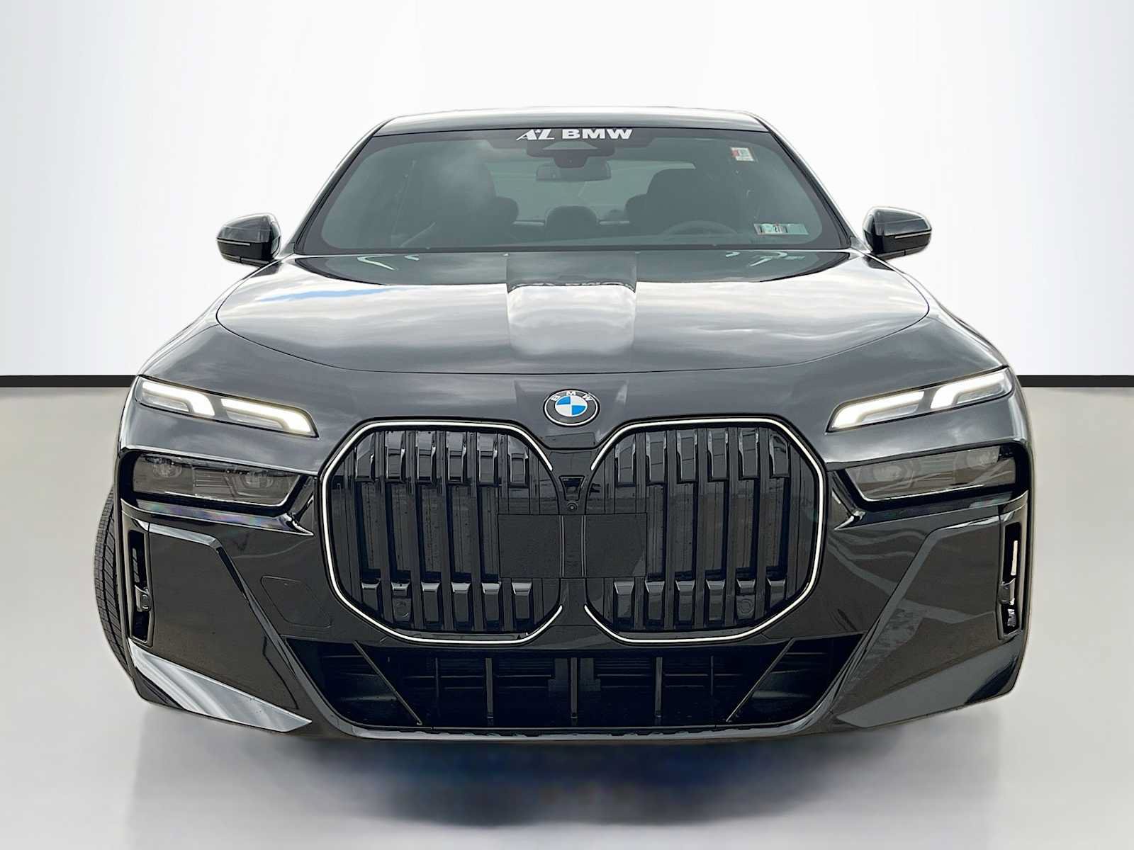 Used 2026 BMW 740i xDrive w/ Premium Package AWD/4WD image 2