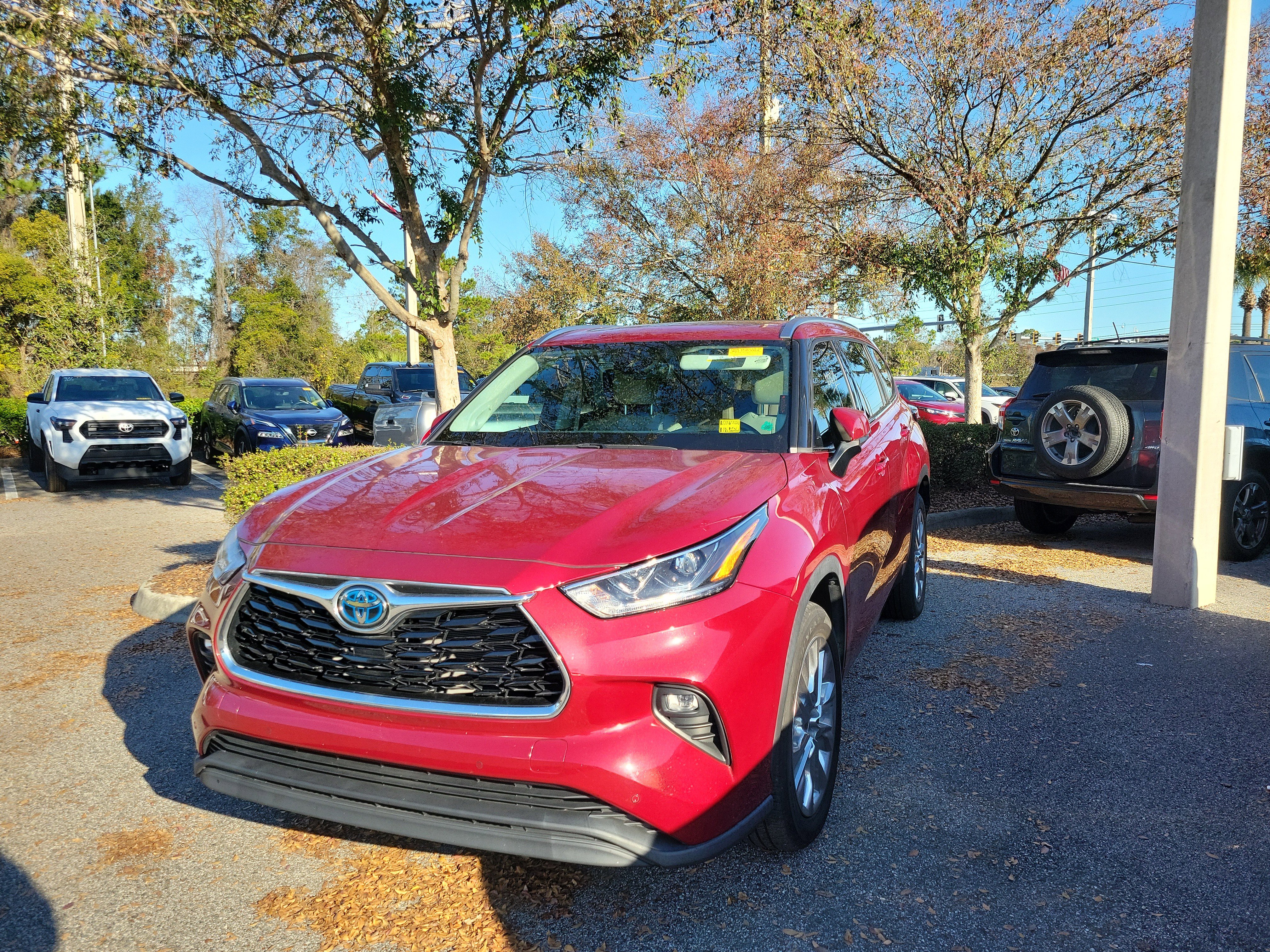 Used 2023 Toyota Highlander Limited image 28