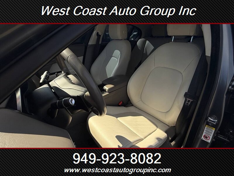 Used 2019 Jaguar XE Premium image 9