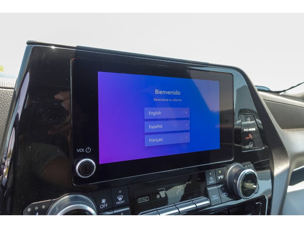 Used 2023 Toyota Highlander XLE FWD image 18