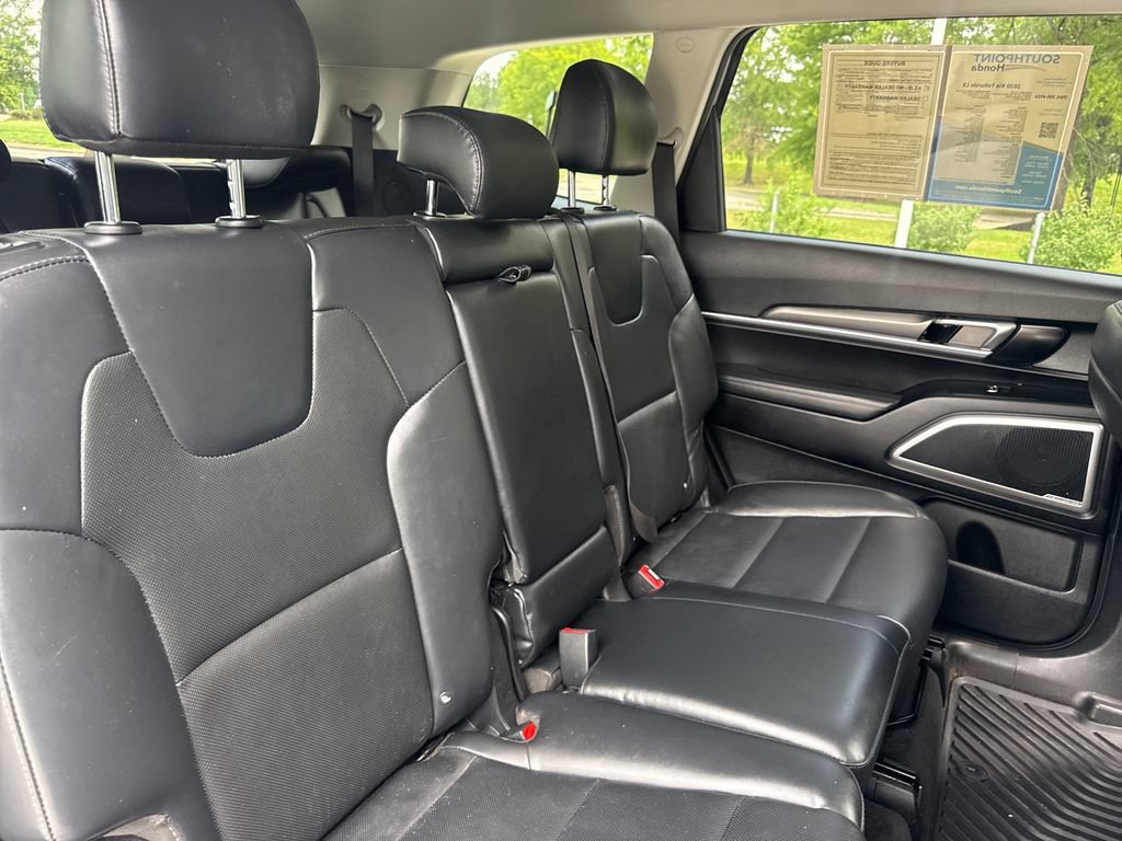 Used 2020 Kia Telluride LX FWD image 33