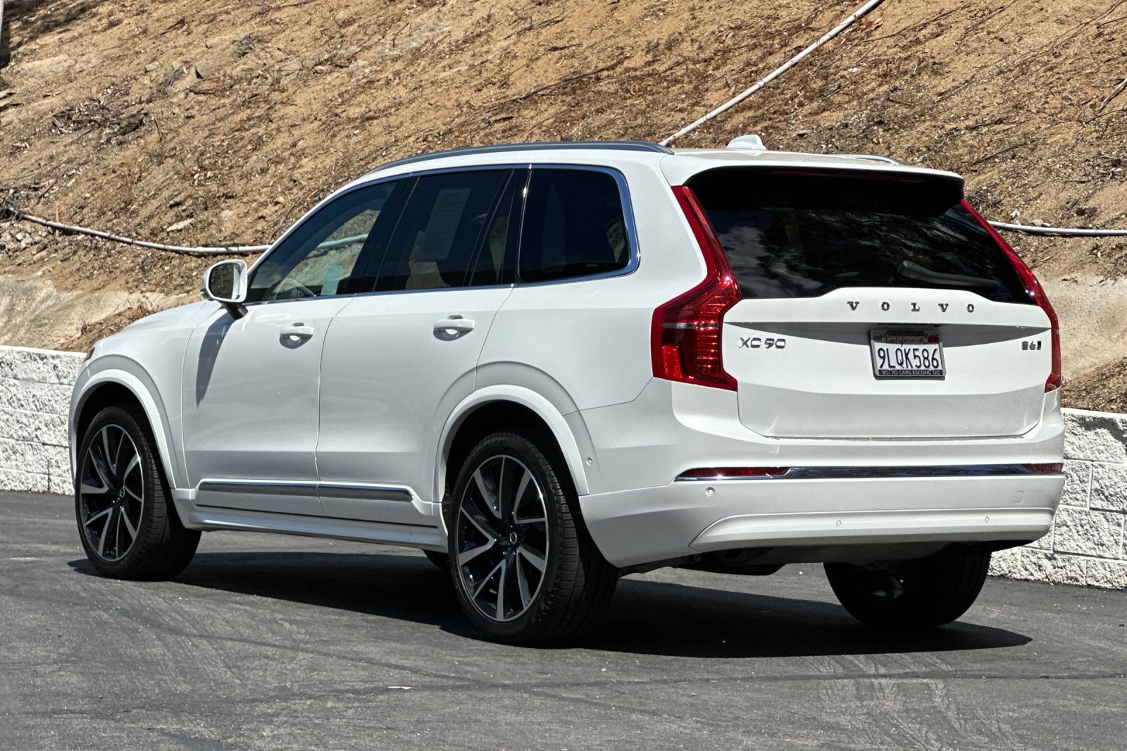 Certified 2024 Volvo XC90 B6 Ultimate w/ Protection Package Premier image 7
