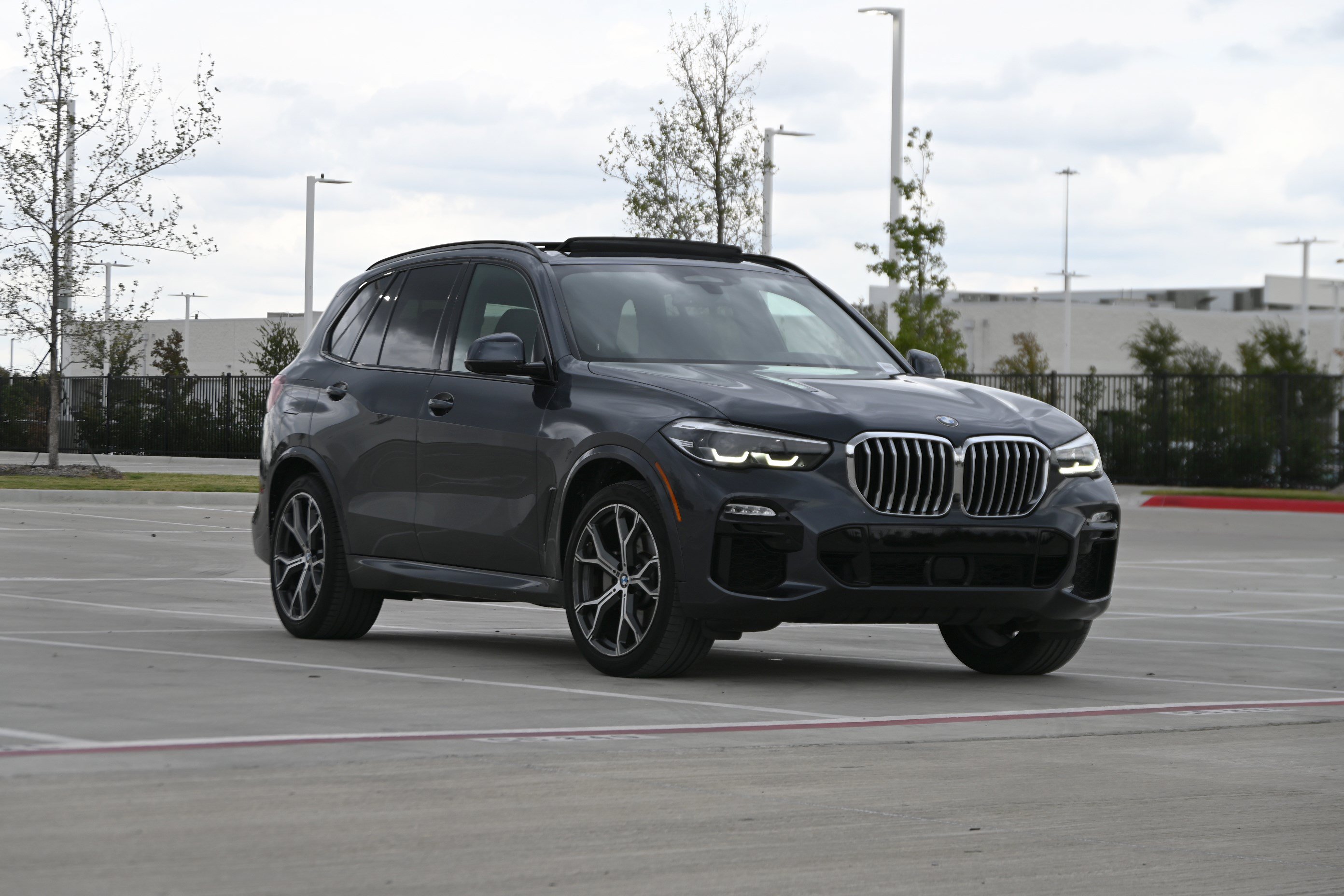Used 2020 BMW X5 xDrive40i w/ M Sport Package AWD/4WD image 2