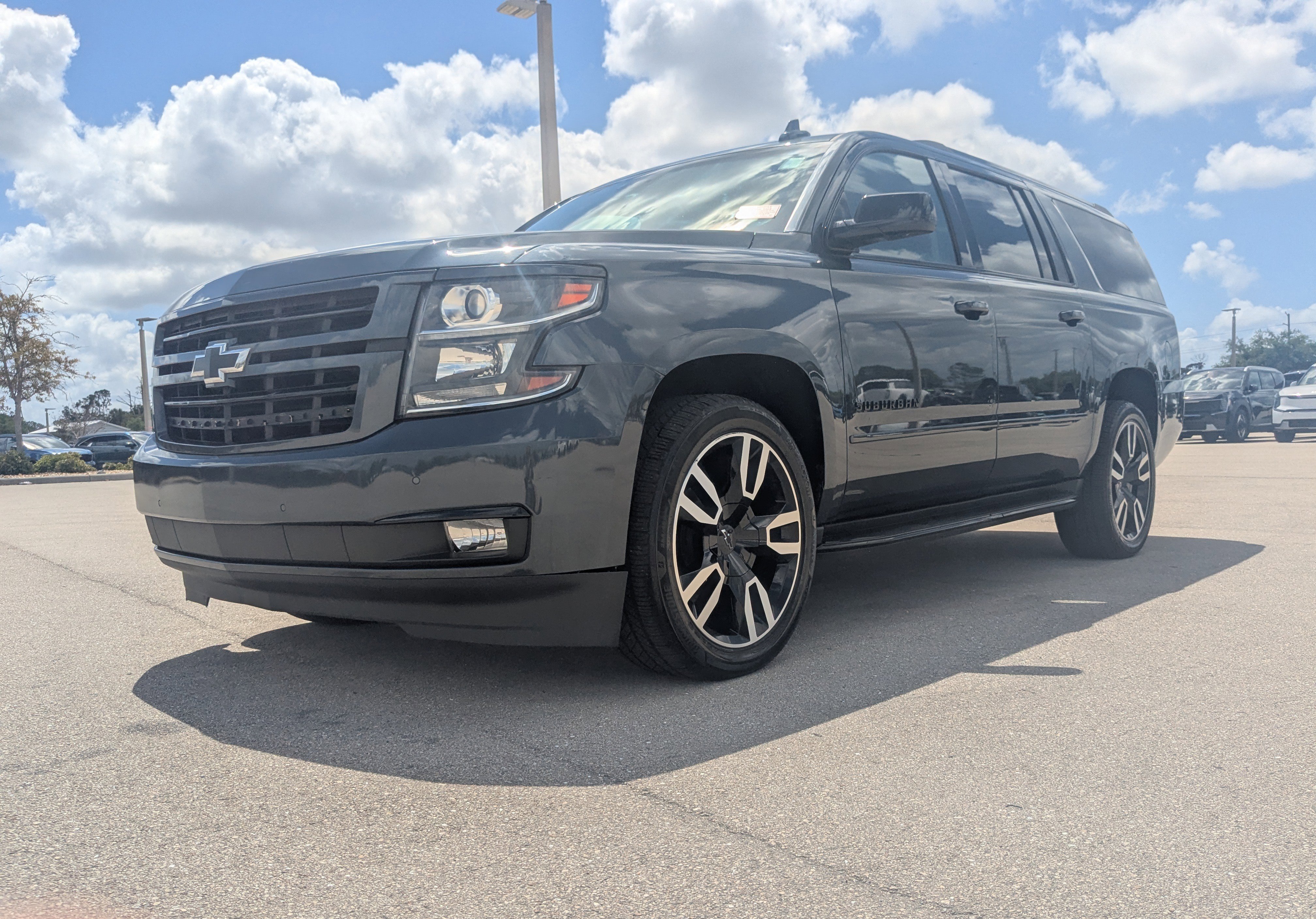 Used 2020 Chevrolet Suburban Premier image 9