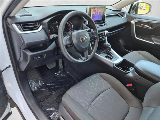 Used 2025 Toyota RAV4 XLE FWD image 10