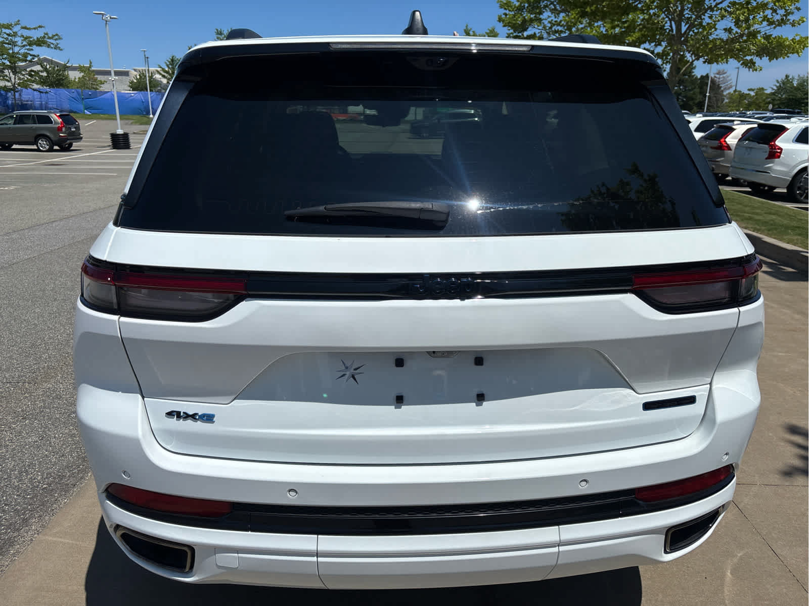 Used 2023 Jeep Grand Cherokee 30th Anniversary AWD/4WD image 9