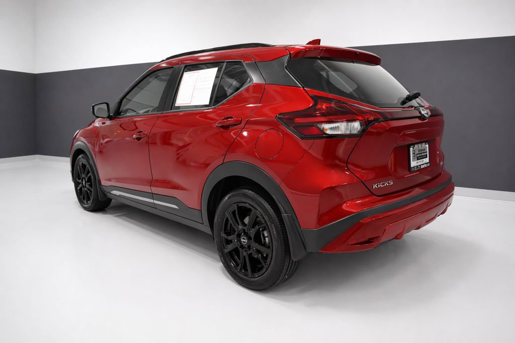 Certified 2023 Nissan Kicks SR FWD image 3