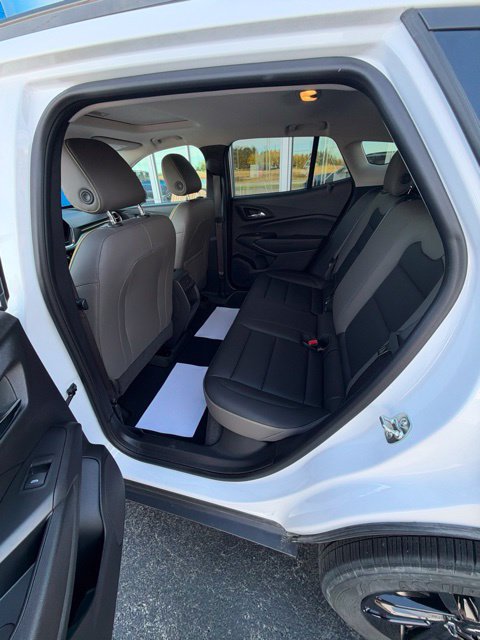 Used 2025 Chevrolet Trax ACTIV w/ Sunroof Package FWD image 22