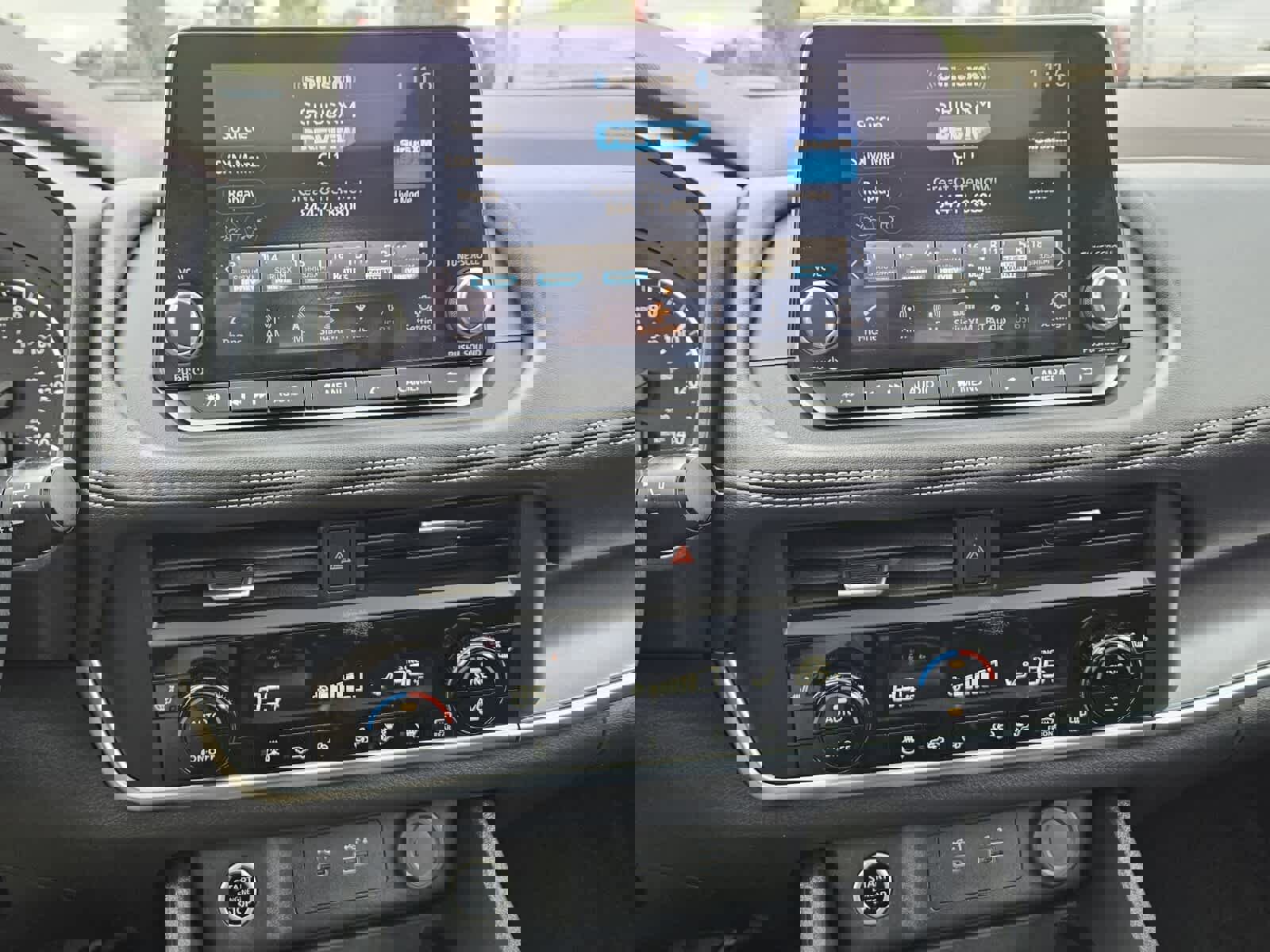 Used 2023 Nissan Rogue SV w/ SV Premium B Package image 8