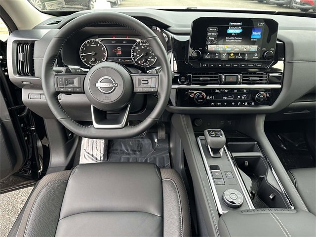 New 2025 Nissan Pathfinder SL image 17