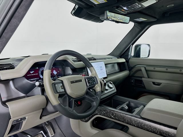 Used 2025 Land Rover Defender 110 AWD/4WD image 9