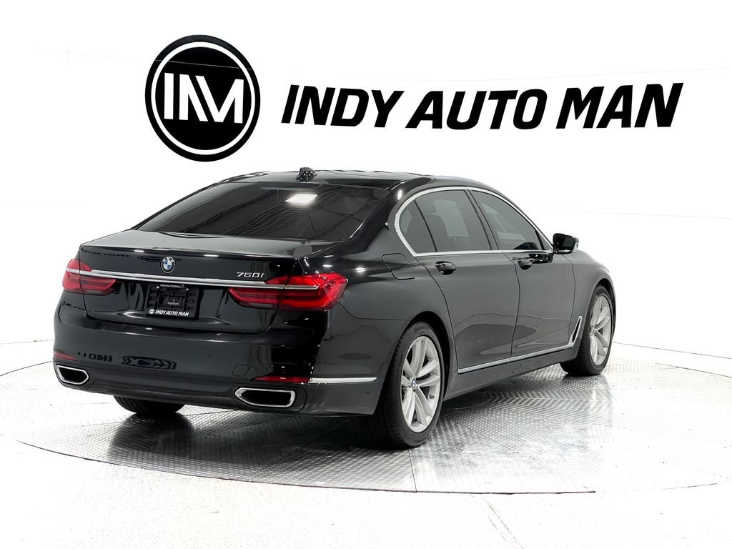 Used 2018 BMW 750i w/ Executive Package RWD image 4