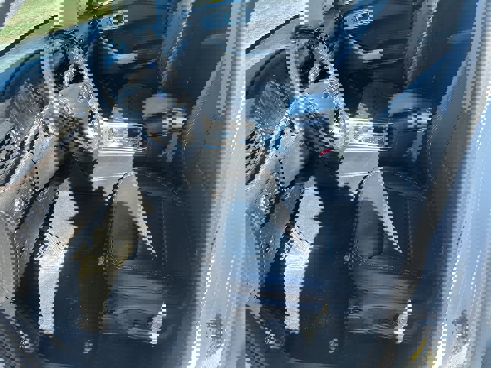 Certified 2022 Ford Explorer Limited w/ Class IV Trailer Tow Package image 9