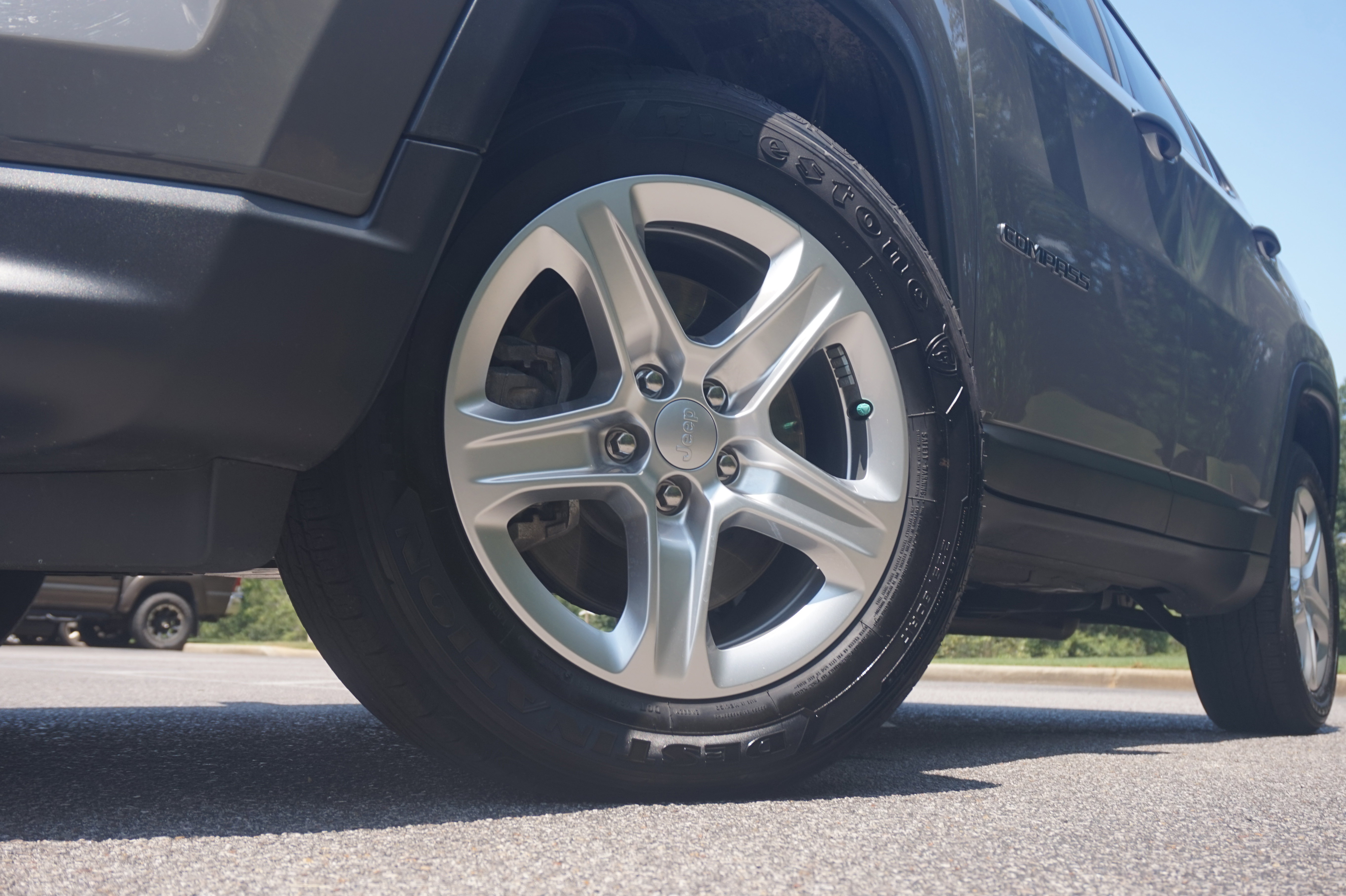 Used 2023 Jeep Compass Sport image 33