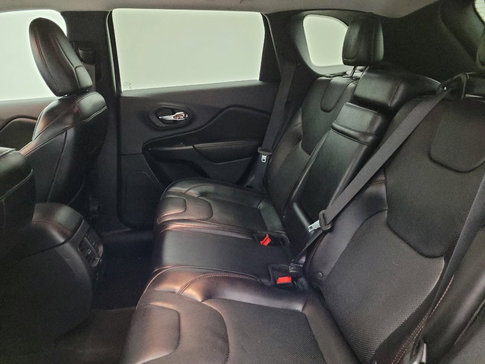 Used 2019 Jeep Cherokee Trailhawk image 18