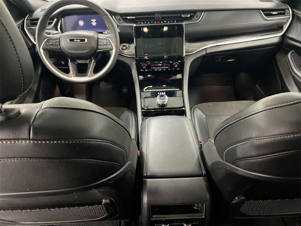 Used 2023 Jeep Grand Cherokee Altitude image 10
